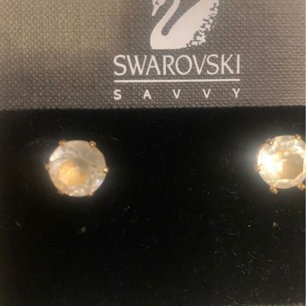 Swarovski Savvy Vintage Gold Tone Crystal Earrings Pierced Ears